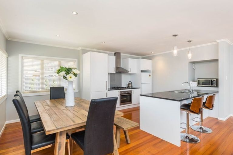 Photo of property in 20 Esmonde Road, Takapuna, Auckland, 0622