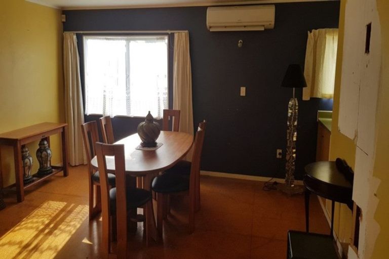 Photo of property in 2/2 Princess Street, Takanini, 2112