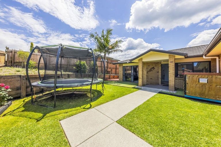 Photo of property in 30 Saralee Drive, Manurewa, Auckland, 2105