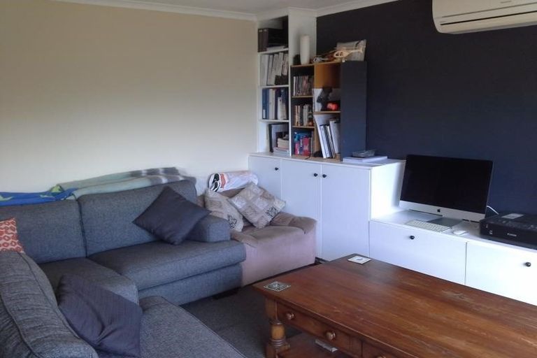 Photo of property in 52 Wallace Place, Westown, New Plymouth, 4310