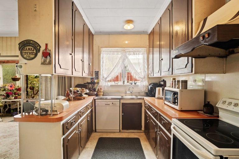 Photo of property in 44 Stafford Street, Waitara, 4320