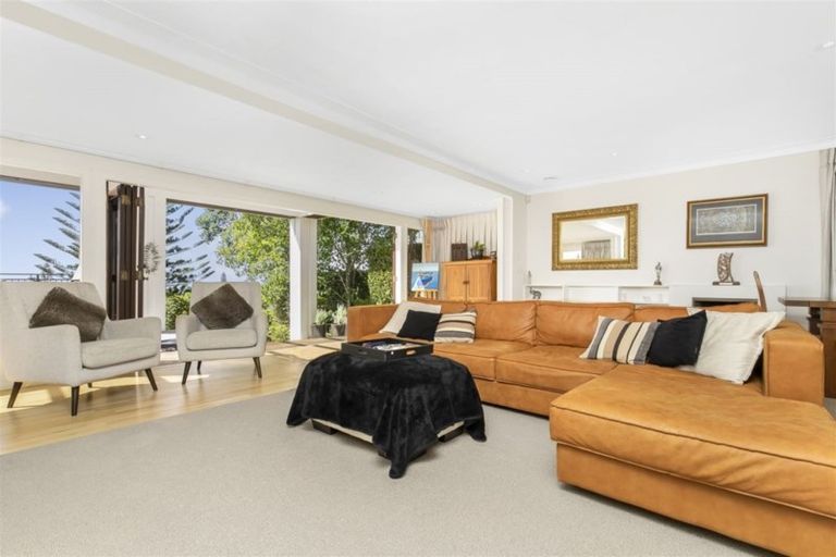 Photo of property in 27 Evelyn Road, Cockle Bay, Auckland, 2014