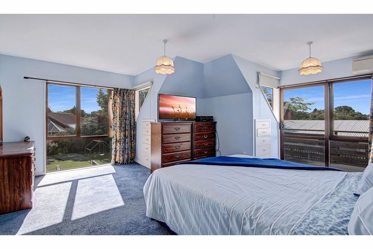 Photo of property in 30 Derenzy Place, Avonhead, Christchurch, 8042