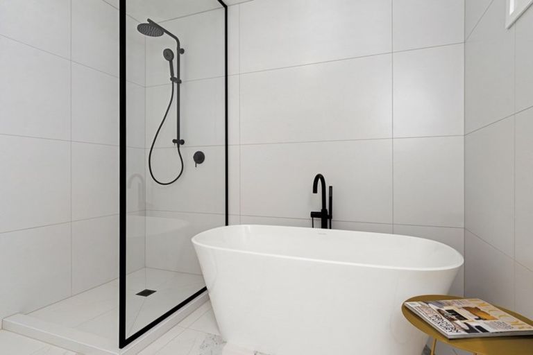 Photo of property in 286 Hurstmere Road, Takapuna, Auckland, 0622