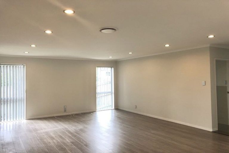 Photo of property in 3205a Great North Road, New Lynn, Auckland, 0600