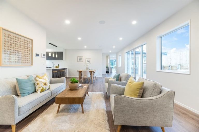 Photo of property in 17 Jeroboam Loop, Kumeu, 0810