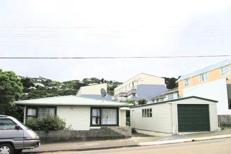 Photo of property in 24 Stanley Street, Berhampore, Wellington, 6023