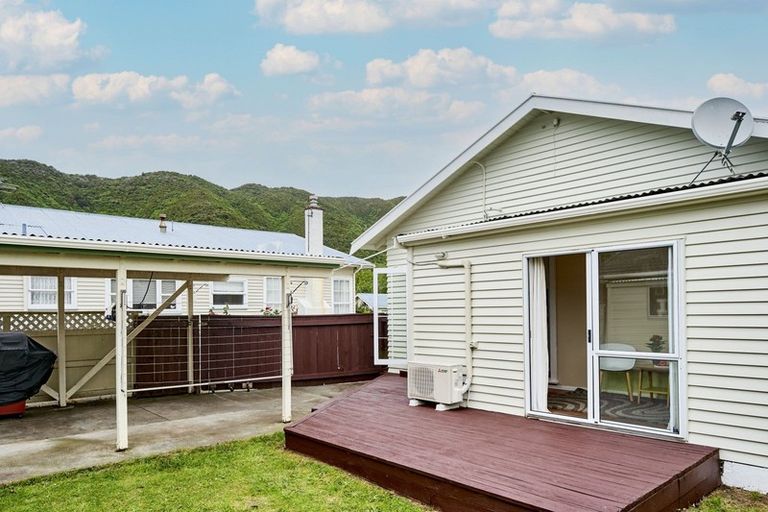 Photo of property in 19 Norton Park Avenue, Fairfield, Lower Hutt, 5011