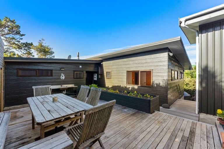 Photo of property in 9 Ferndale Avenue, Leigh, 0985