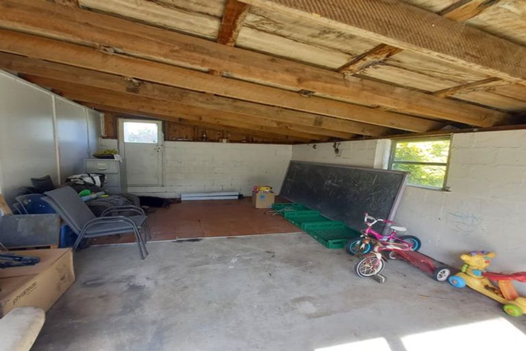Photo of property in 61 Half Mile Road, Tuatapere, 9620