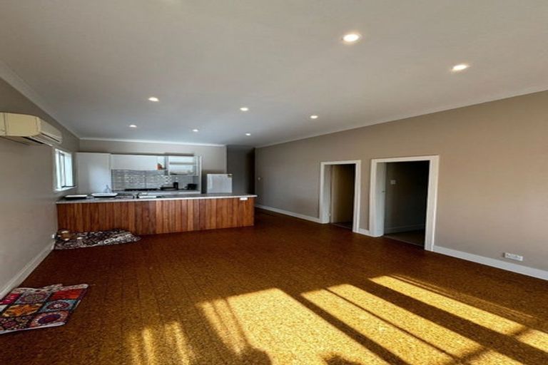 Photo of property in 32 Bonithon Avenue, Moturoa, New Plymouth, 4310