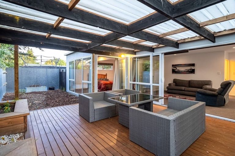 Photo of property in 2/5 Tahi Place, Belfast, Christchurch, 8051