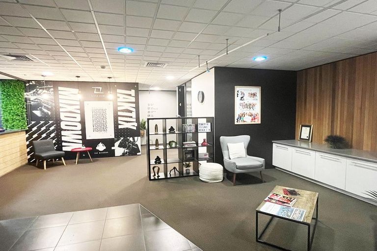 Photo of property in 128 Onepu Road, Lyall Bay, Wellington, 6022