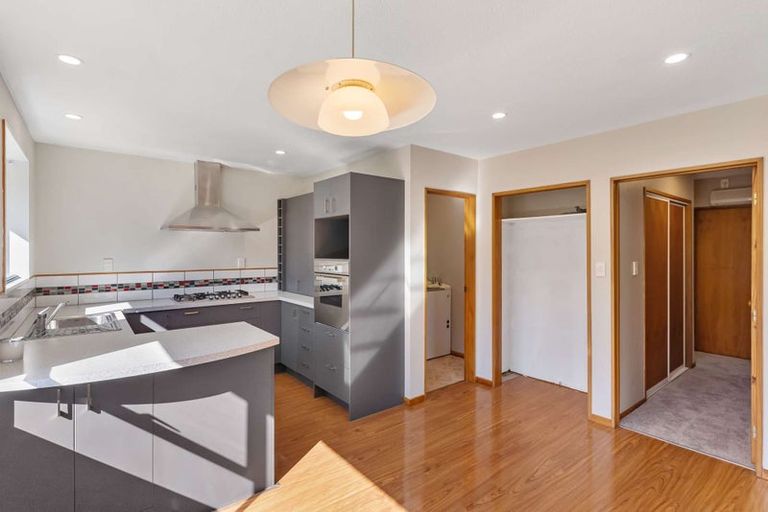 Photo of property in 2/20 Sawyers Arms Road, Northcote, Christchurch, 8052