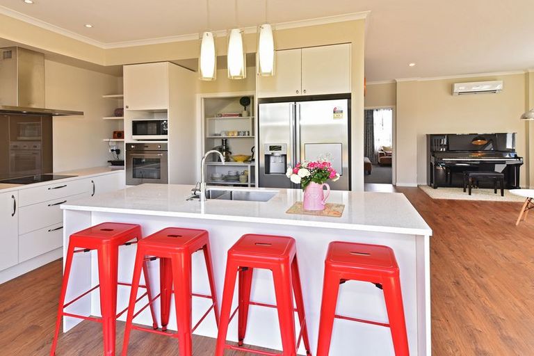 Photo of property in 6 Turua Rise, Karaka, Papakura, 2113