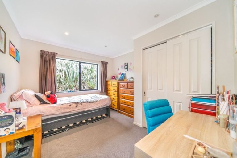 Photo of property in 55 Percy Kinsman Crescent, Riverstone Terraces, Upper Hutt, 5018