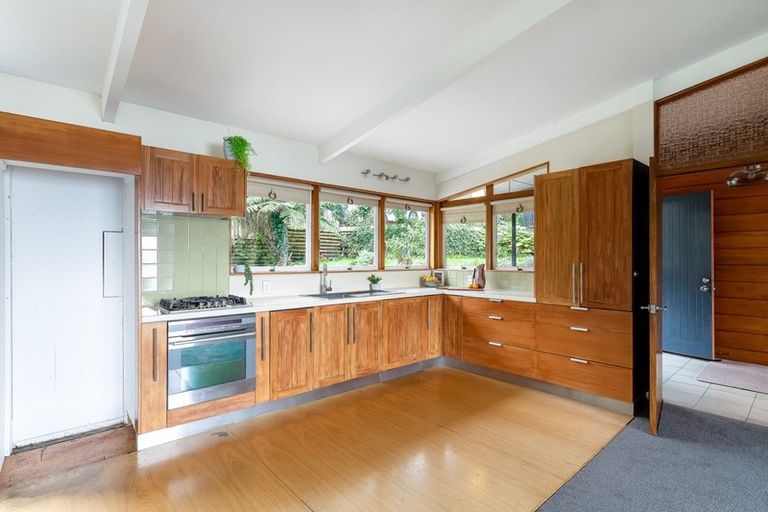 Photo of property in 57 Arapito Road, Titirangi, Auckland, 0604