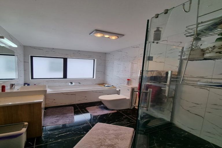 Photo of property in 19 Hakinakina Drive, Flat Bush, Auckland, 2019