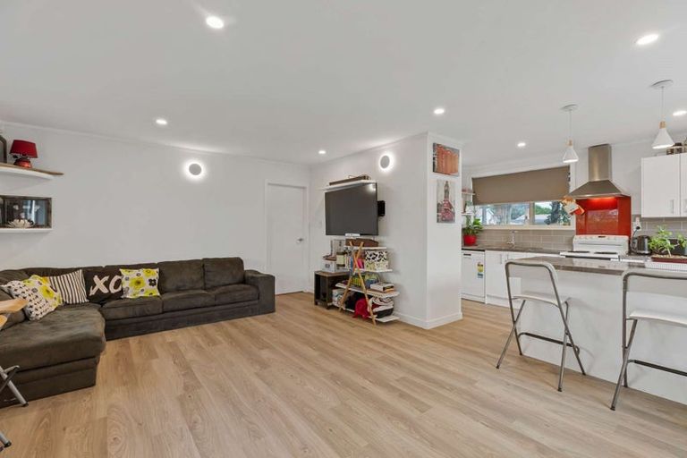 Photo of property in 26 Parakai Avenue, Parakai, 0830