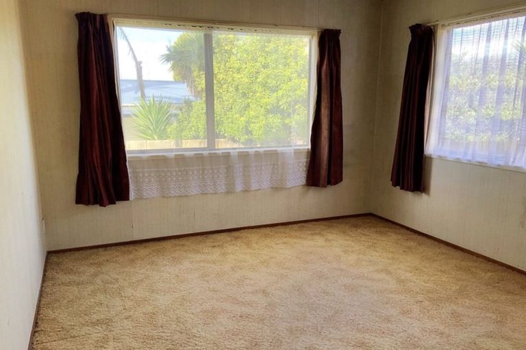 Photo of property in 7b Edgewater Parade, Waiuku, 2123