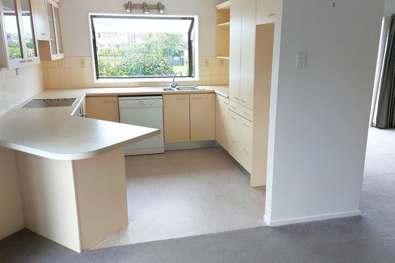 Photo of property in 2/14 Bramley Drive, Farm Cove, Auckland, 2012