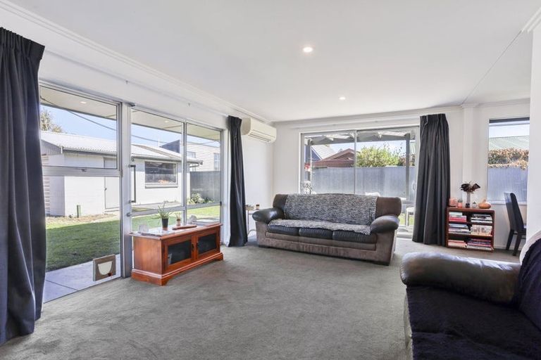 Photo of property in 4 Coates Place, Rangiora, 7400