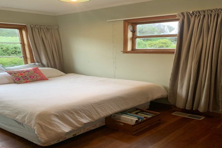 Photo of property in 63 Ranui Terrace, Tawa, Wellington, 5028