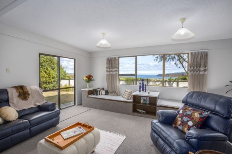 Photo of property in 68 Kahu Road, Paremata, Porirua, 5024