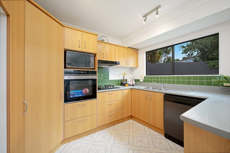 Photo of property in 54 Zefiro Drive, Massey, Auckland, 0614
