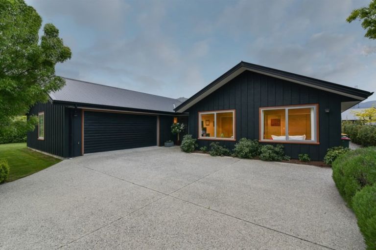 Photo of property in 4 Herries Lane, Lake Hayes, Queenstown, 9304