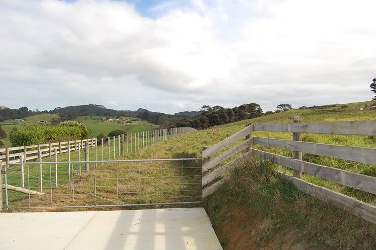 Photo of property in 26 Tawa Road, Kumeu, 0891