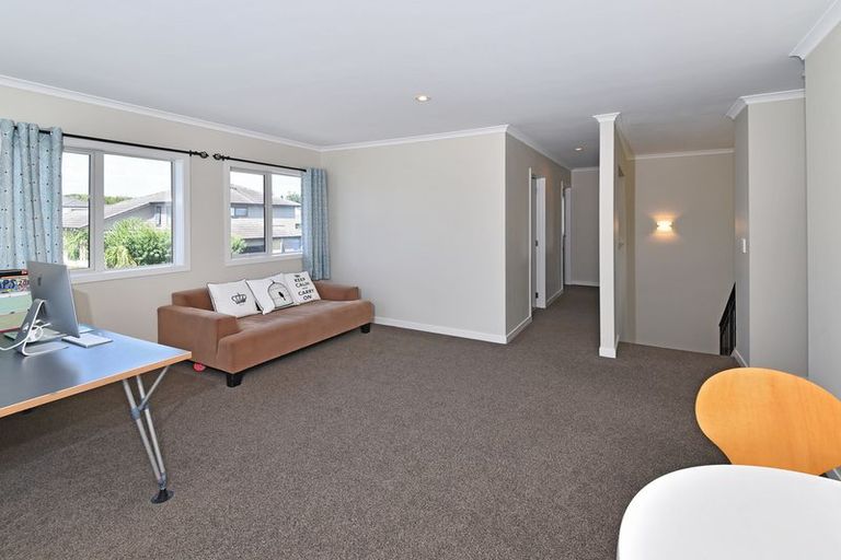 Photo of property in 6 Turua Rise, Karaka, Papakura, 2113