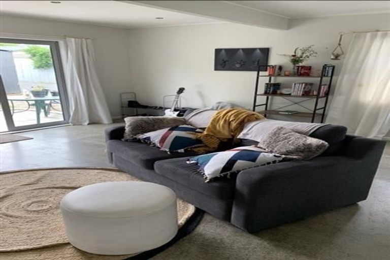 Photo of property in 1a Gregory Grove, Clive, 4102