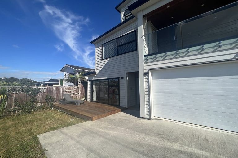 Photo of property in 26 Kiteroa Terrace, Rothesay Bay, Auckland, 0630