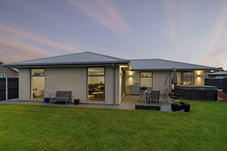 Photo of property in 7 Ciaran Close, Broomfield, Christchurch, 8042