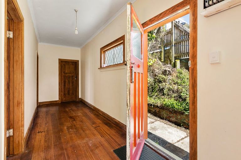 Photo of property in 17 Motueka Street, Ngaio, Wellington, 6035