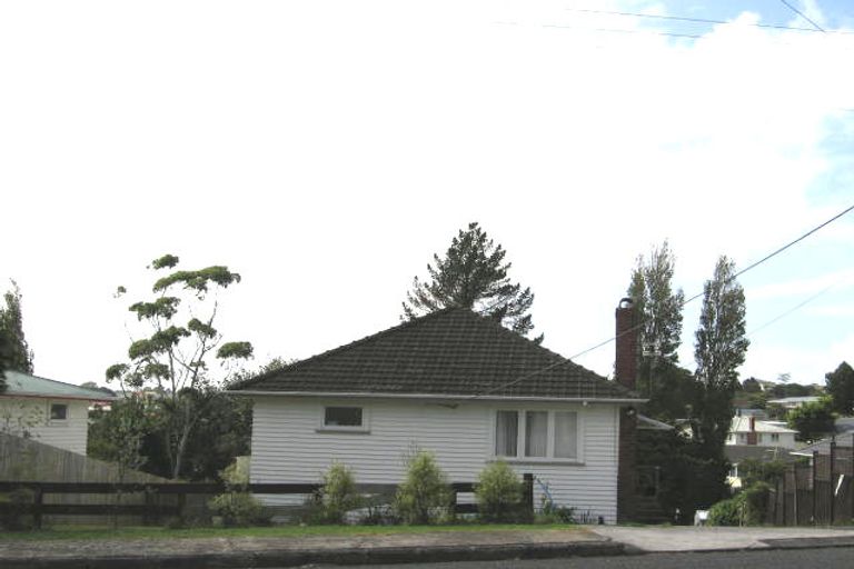 Photo of property in 50 Awaroa Road, Sunnyvale, Auckland, 0612