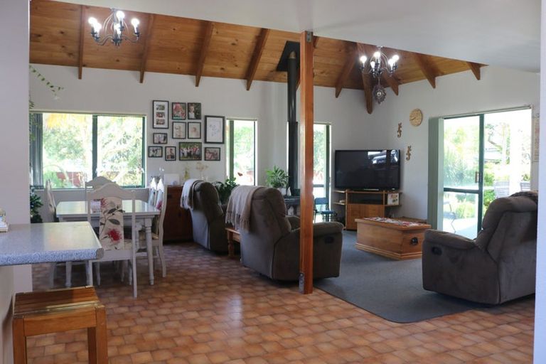 Photo of property in 11 Ohiwa Parade, Ohope, 3121