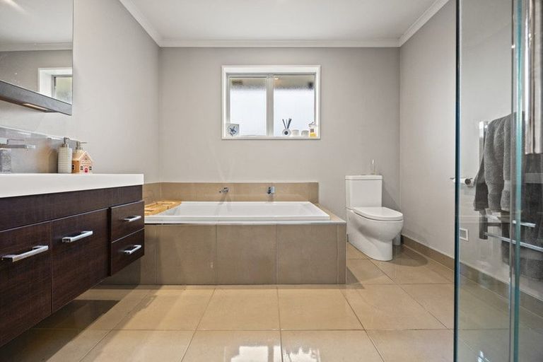 Photo of property in 20 Rue De La Mare, Parklands, Christchurch, 8083