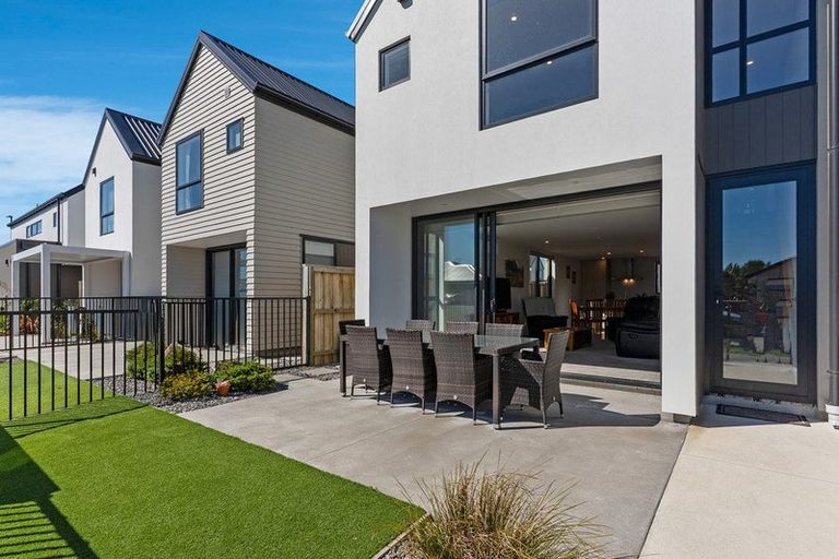 Photo of property in 5/6 Skibbereen Drive, Halswell, Christchurch, 8025