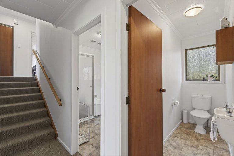 Photo of property in 11a Longview Drive, Merrilands, New Plymouth, 4312