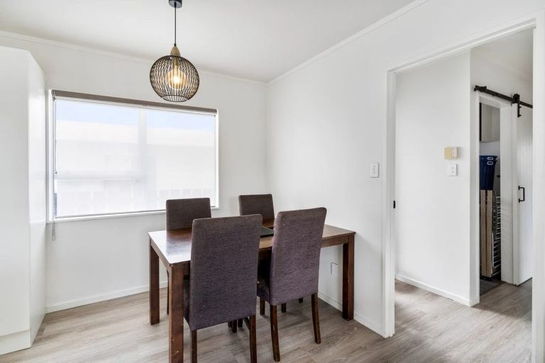 Photo of property in 2/2 Hatherley Place, Clendon Park, Auckland, 2103