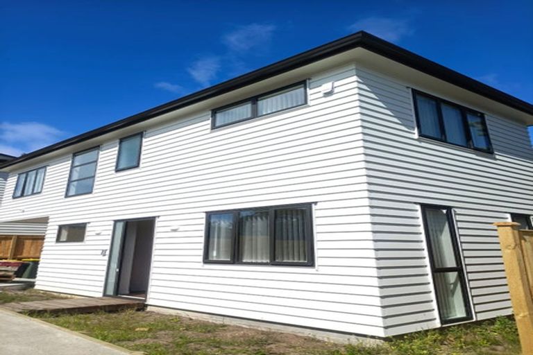 Photo of property in 27 Sheridan Drive, New Lynn, Auckland, 0600