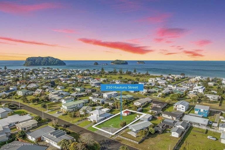 Photo of property in 210 Hauturu Street, Whangamata, 3620