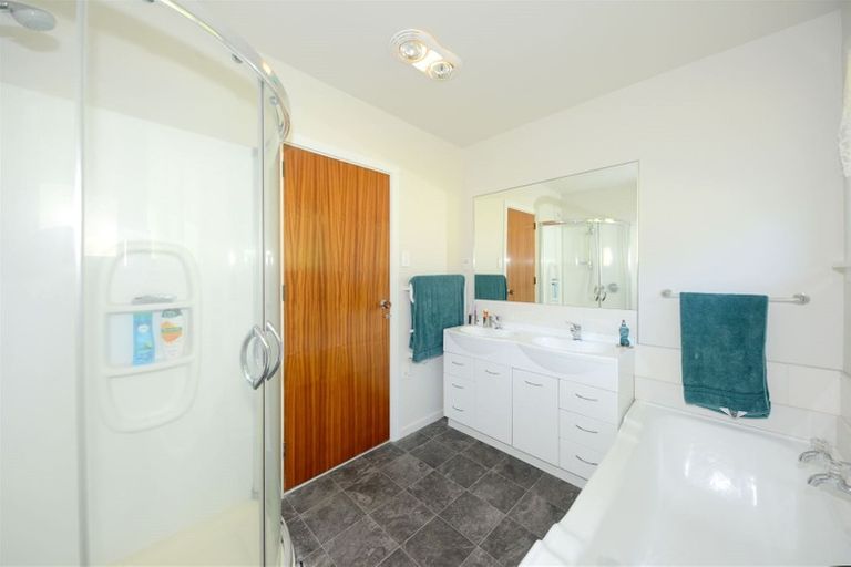 Photo of property in 44 Landsdowne Terrace, Cashmere, Christchurch, 8022