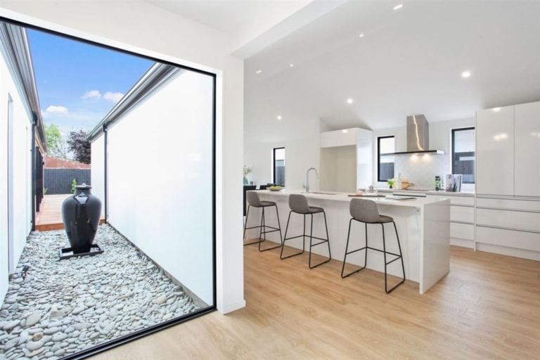 Photo of property in 94 Sarabande Avenue, Redwood, Christchurch, 8051