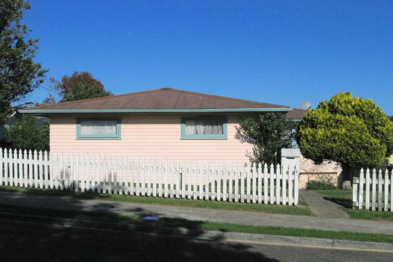 Photo of property in 9 Te Arataura Street, Takapuwahia, Porirua, 5022