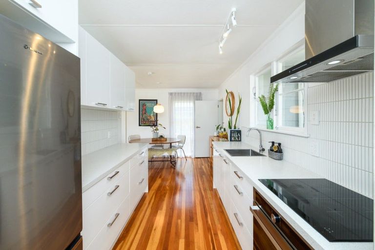 Photo of property in 75 Ruamahanga Crescent, Terrace End, Palmerston North, 4410