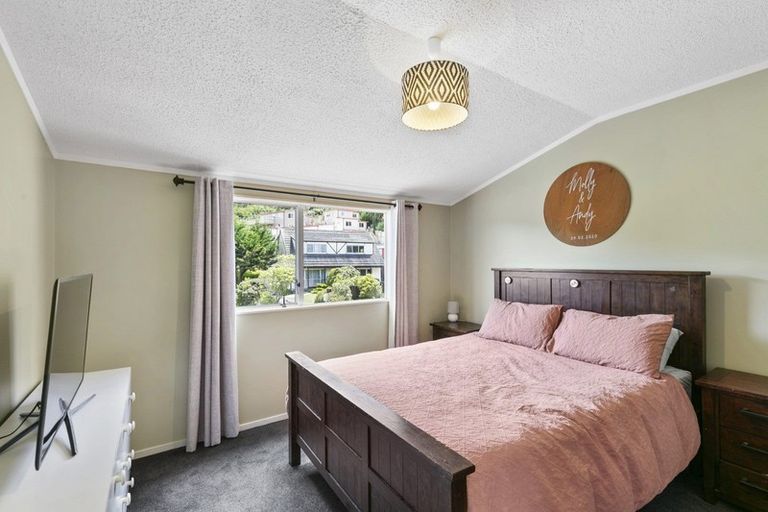 Photo of property in 2b Percy Dyett Drive, Karori, Wellington, 6012