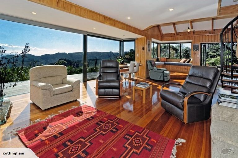 Photo of property in 126 Lone Kauri Road, Karekare, Auckland, 0772